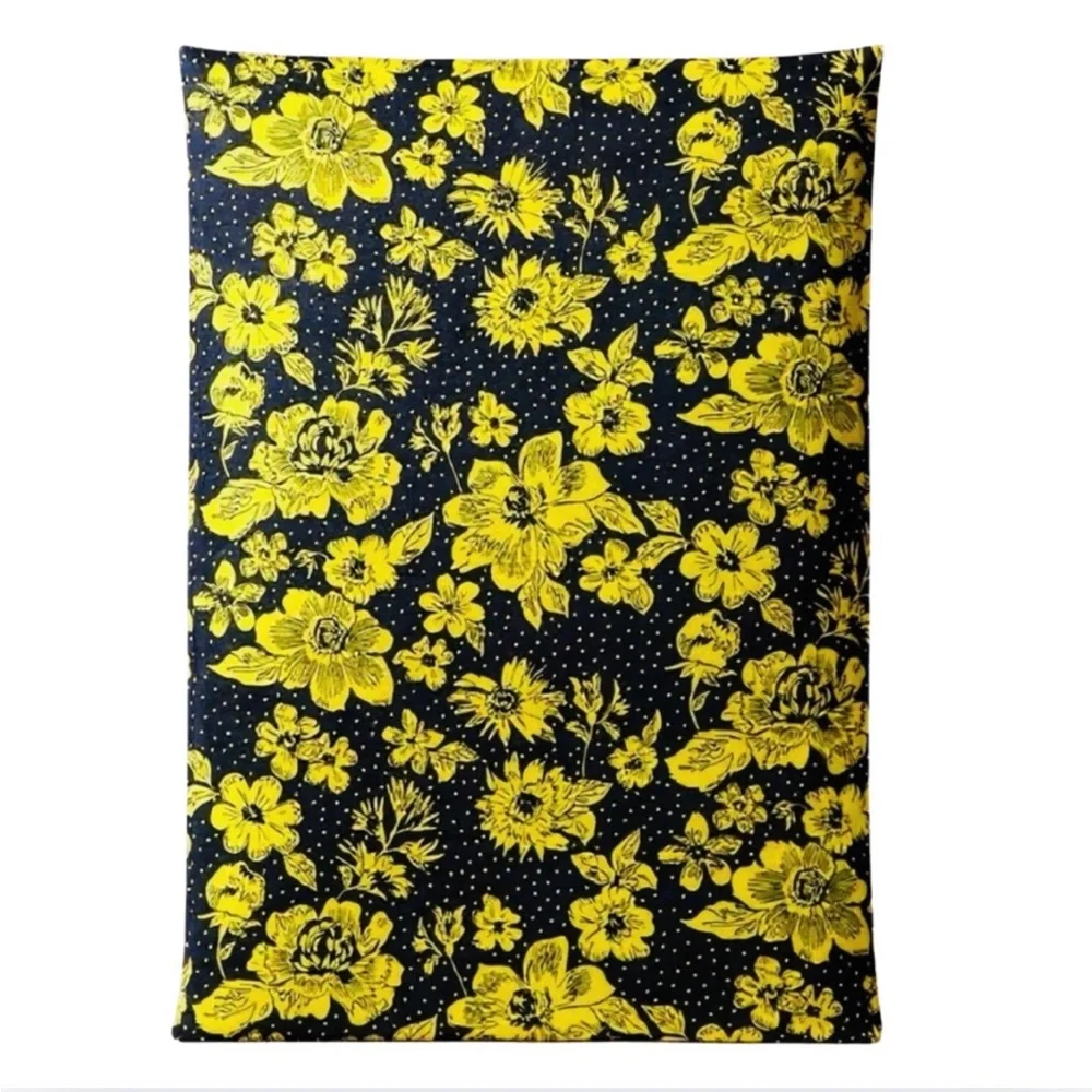 VERA BRADLEY UofM Maize & Blue Cotton Collegiate Blanket 🏈 Authentic, EUC